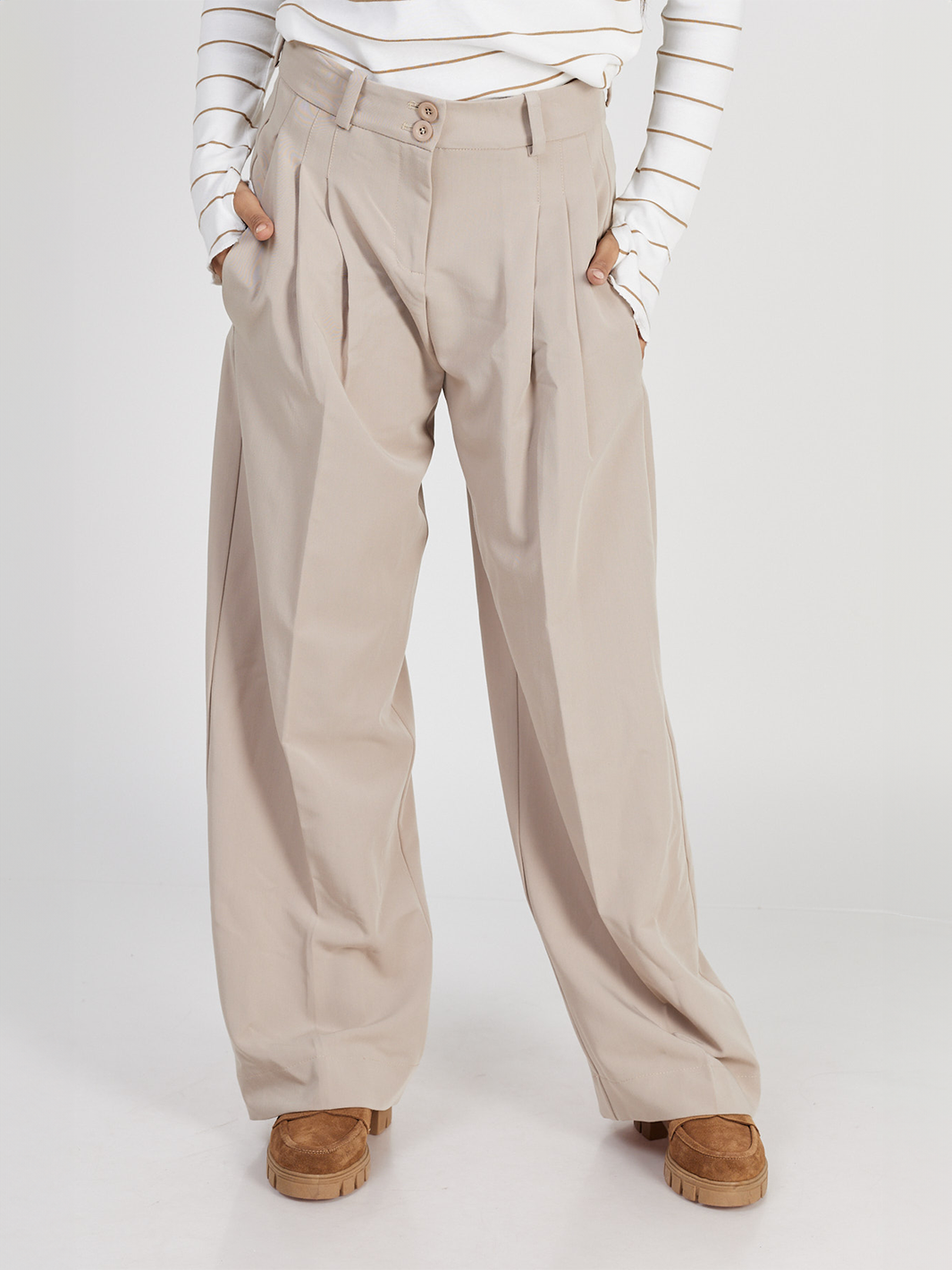 Lina Soft Pleat Pant