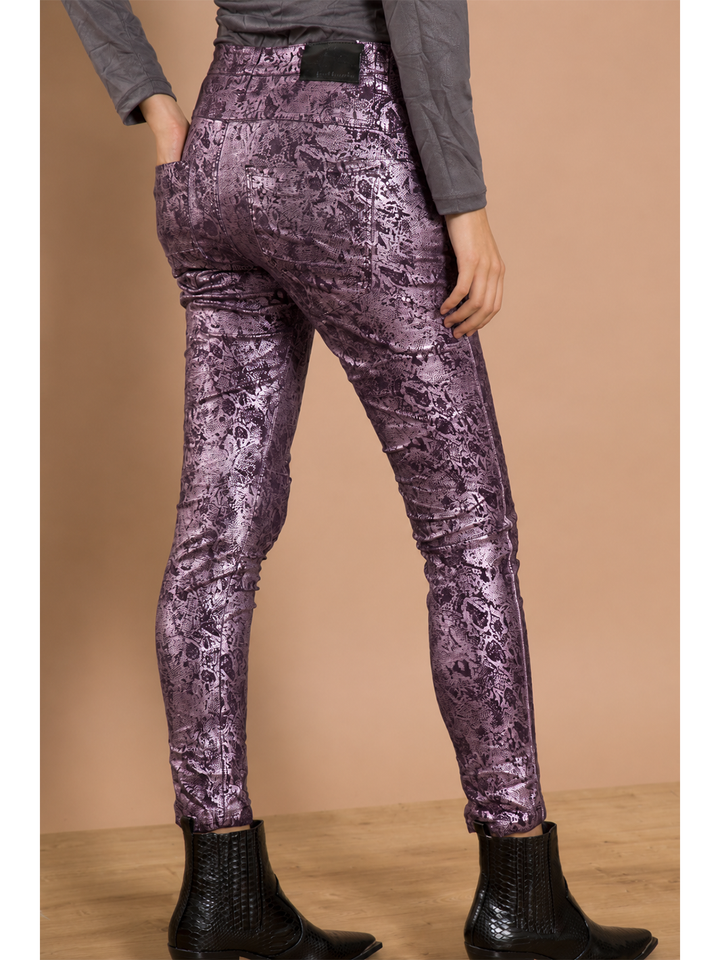 Ariella Metallic Plum Pant — half body back facing — Bianco Jeans