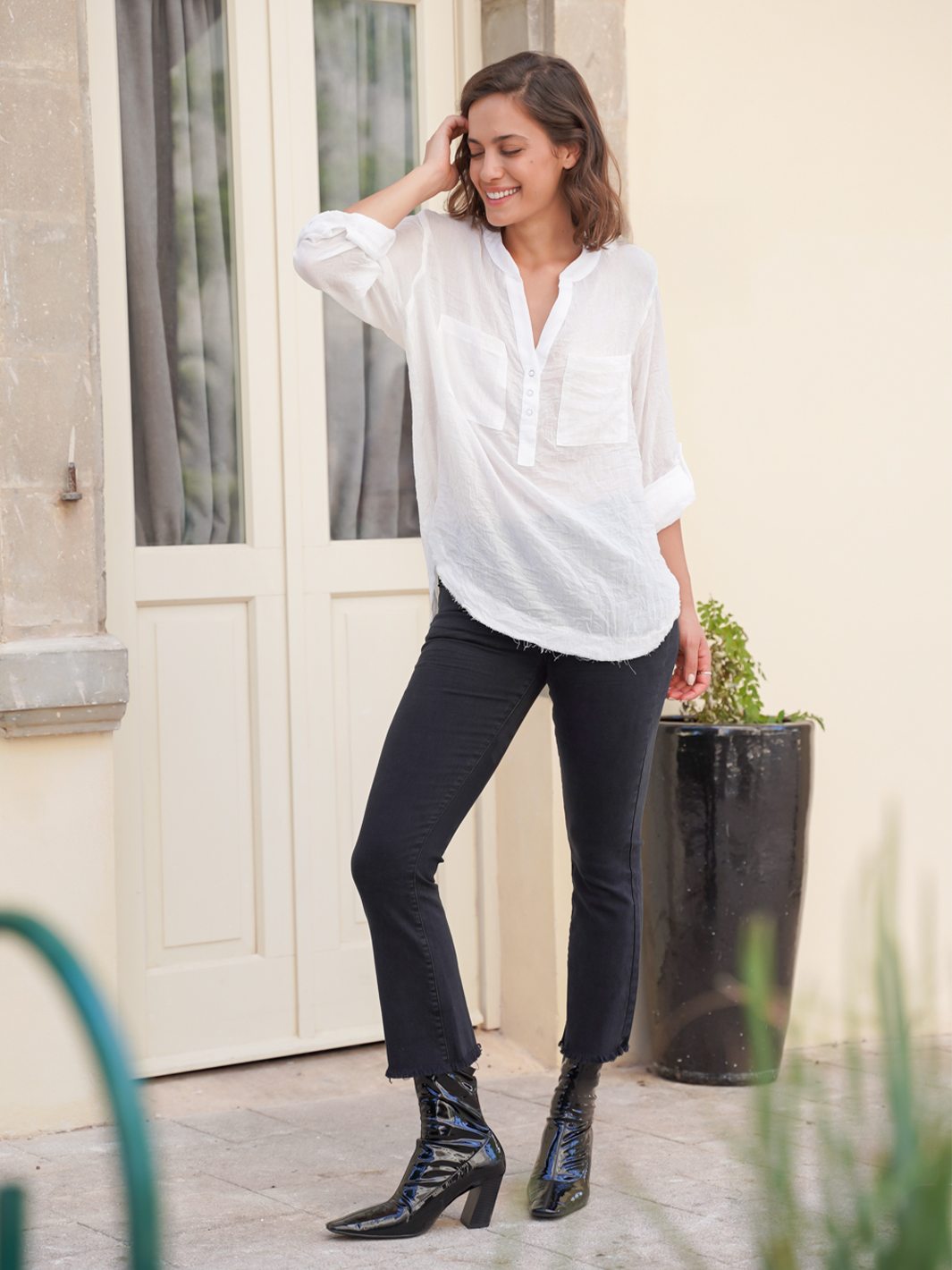 Camila Black Cropped Straight Jean