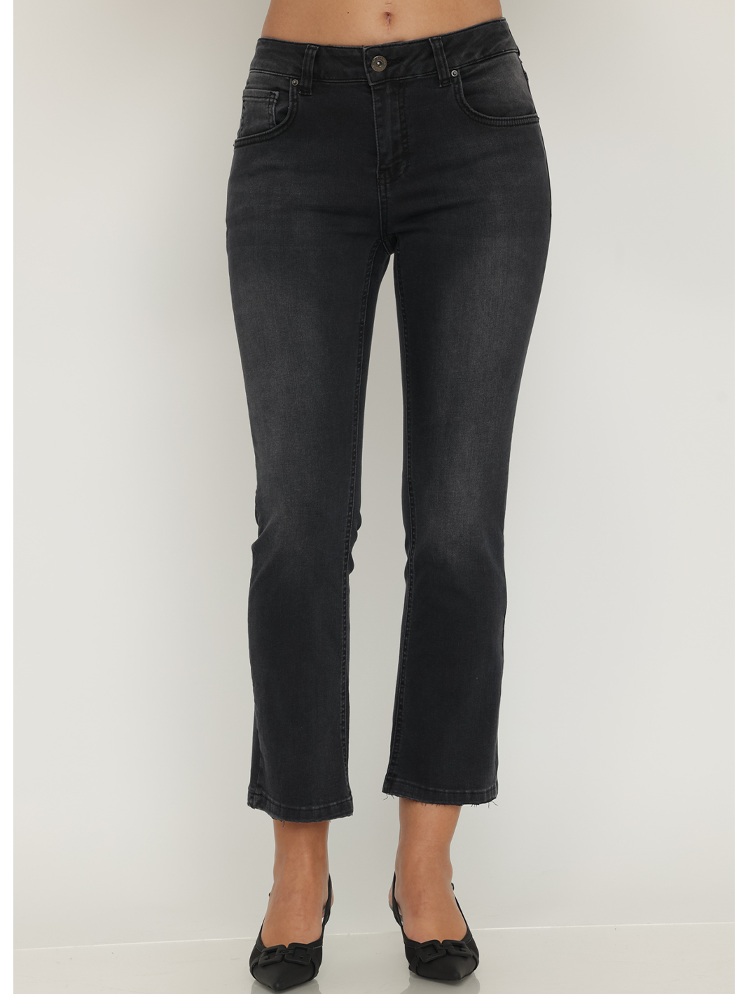 Camila Black Cropped Jean