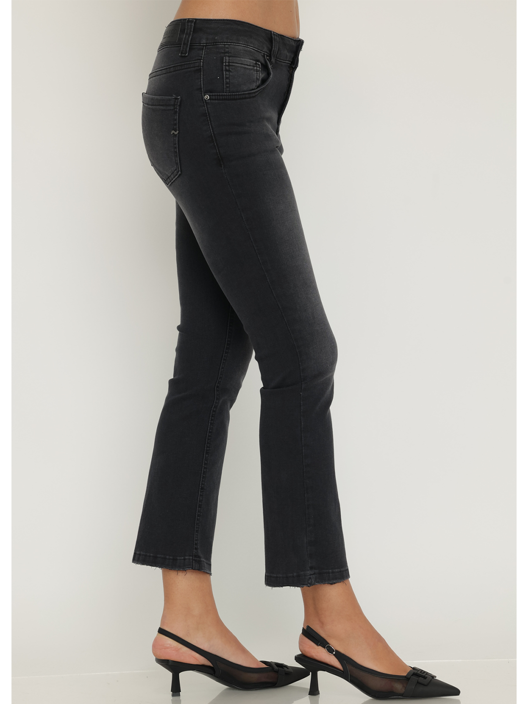 Camila Black Cropped Jean