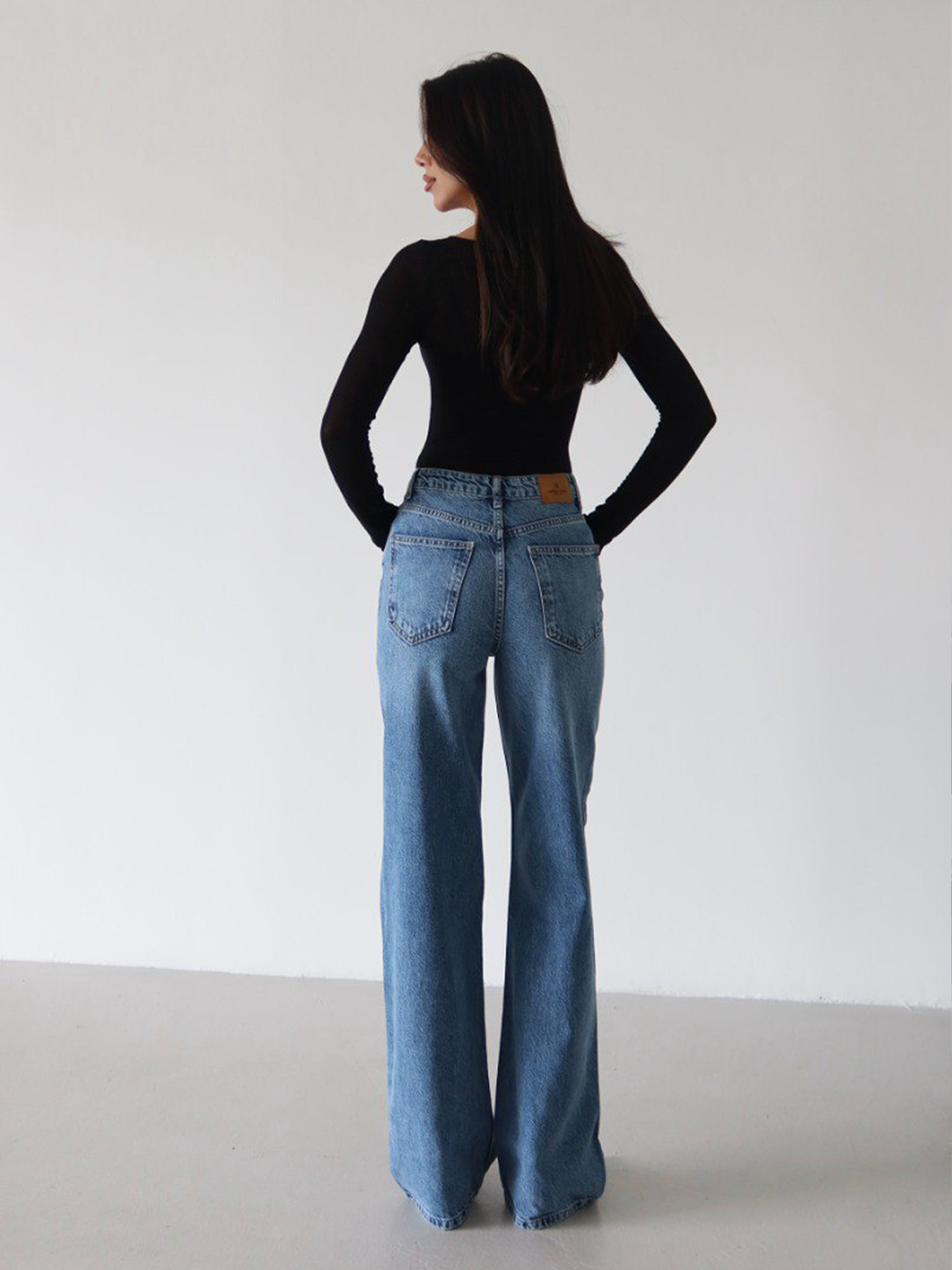 ELIA WIDE LEG BLUE JEAN