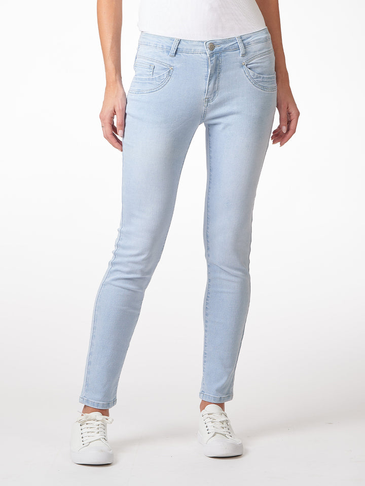 Merlot Ice Blue Slim Boyfriend Jean