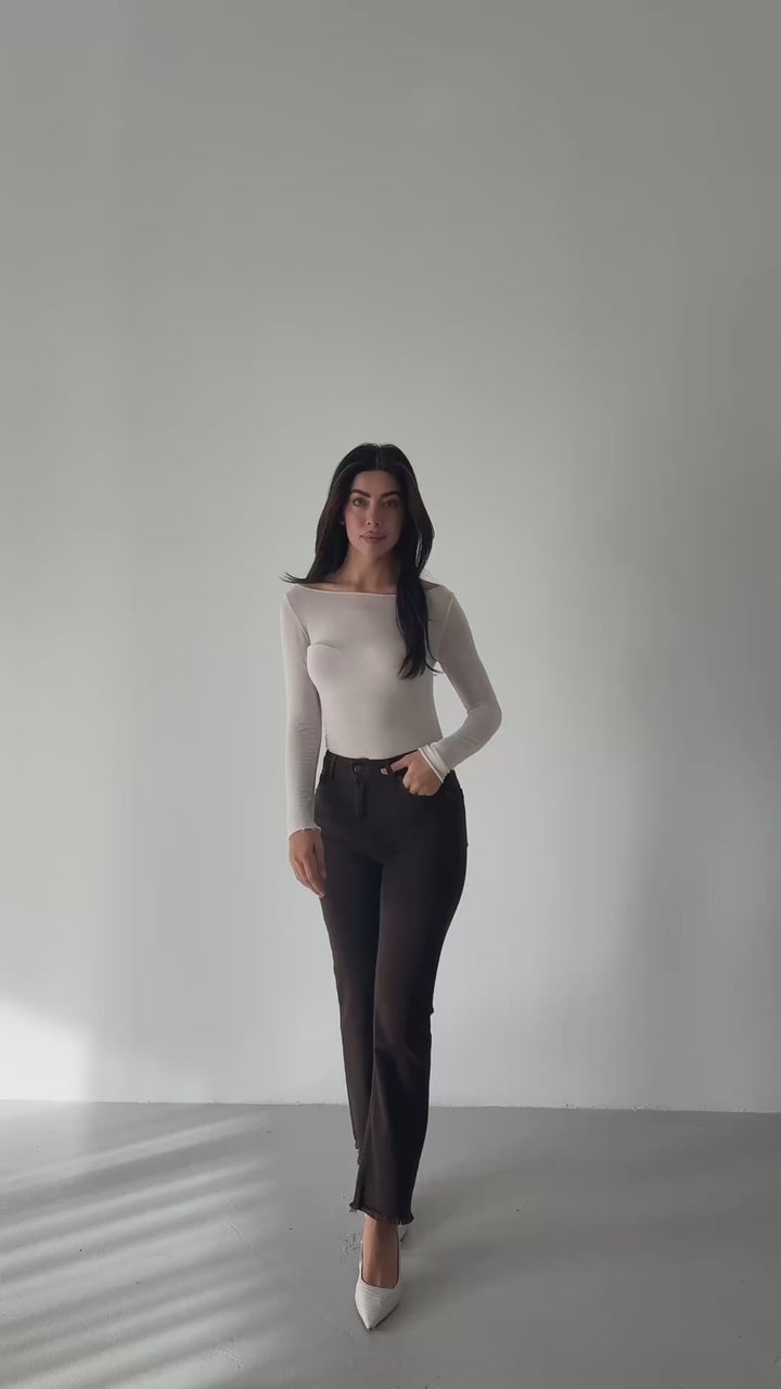 Mila Mini Flare Jean in Espresso – model walking studio video